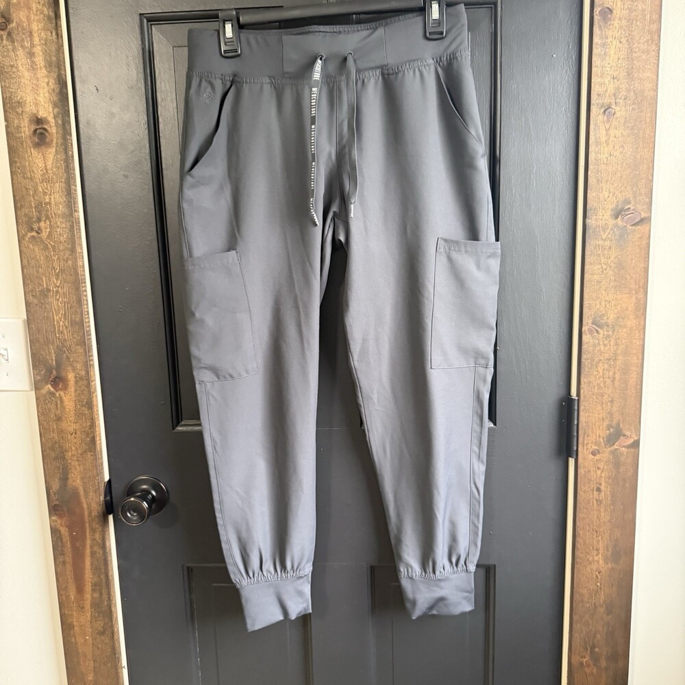 Med Couture Insight Gray Jogger Scrubs Medium Petite Pants EUC - Picture 3 of 10